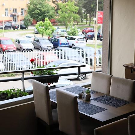 Garni Hotel Ema Kragujevac Eksteriør billede