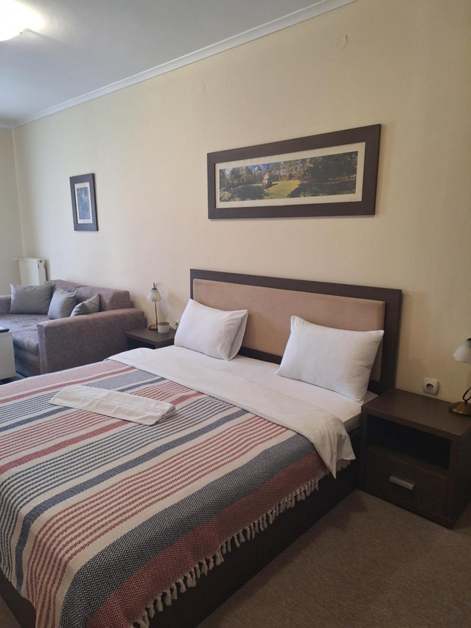 Garni Hotel Ema Kragujevac Eksteriør billede