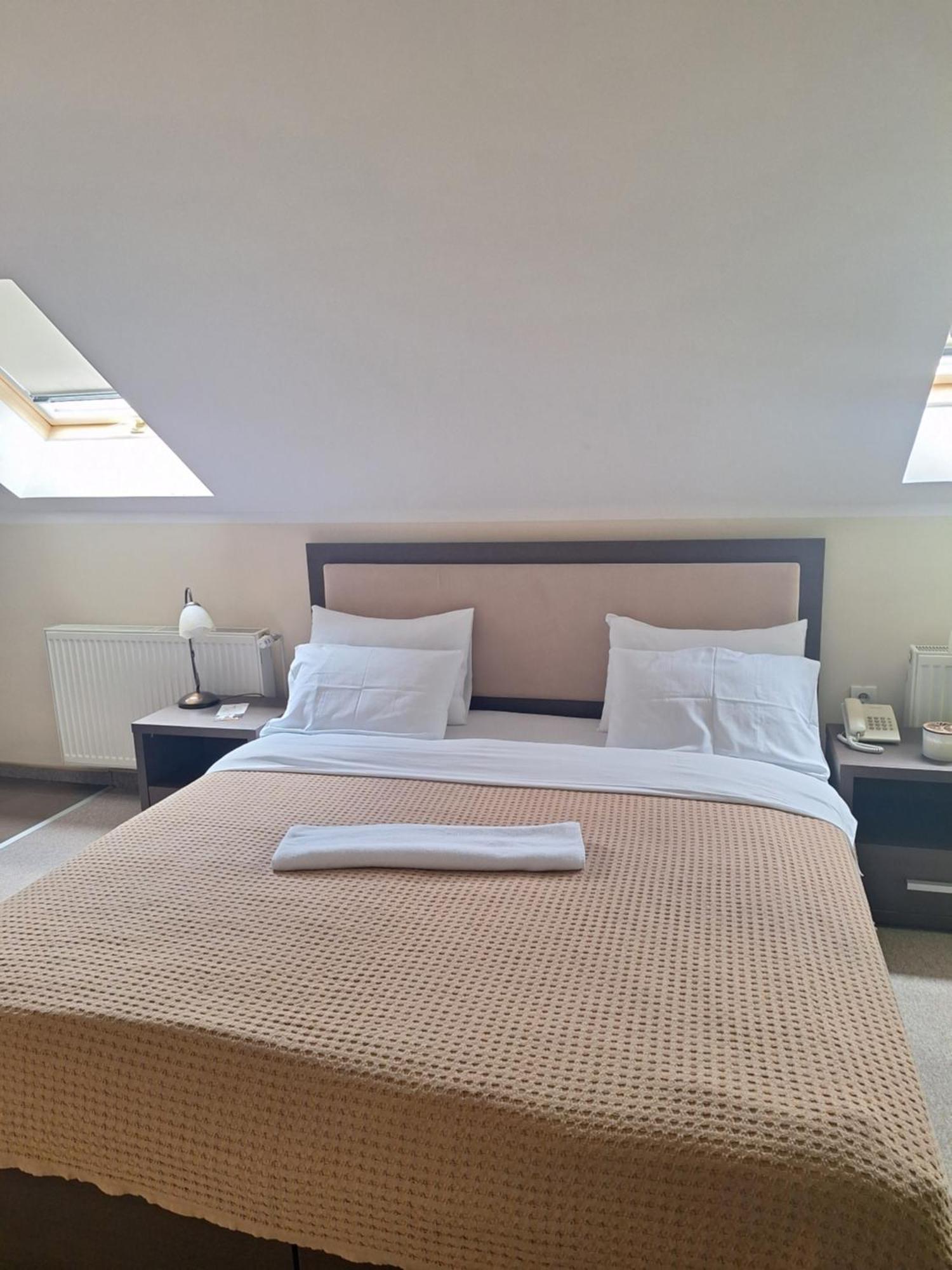Garni Hotel Ema Kragujevac Eksteriør billede