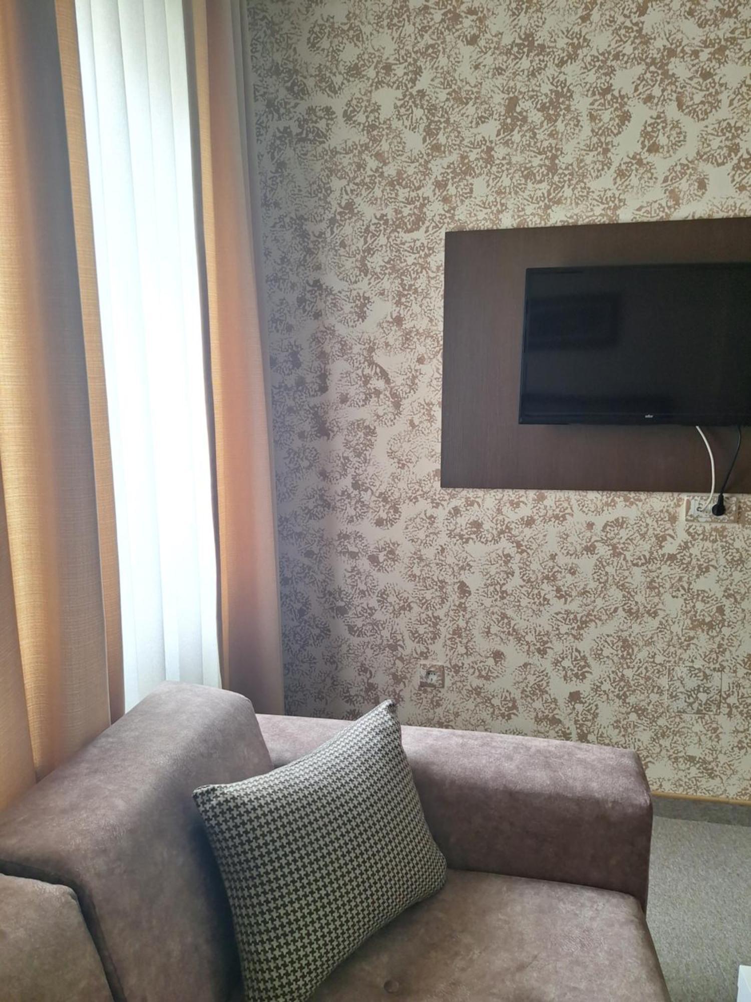 Garni Hotel Ema Kragujevac Eksteriør billede
