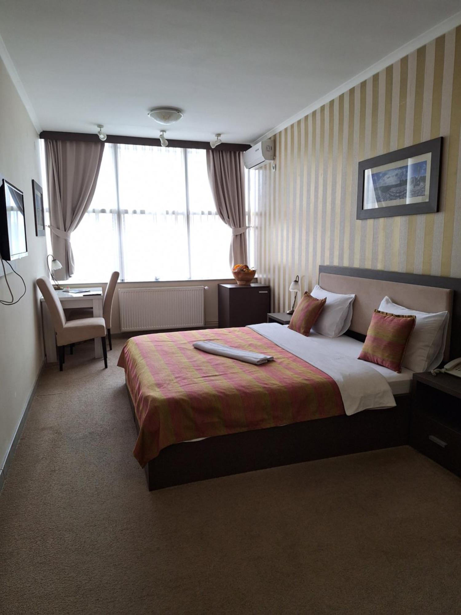 Garni Hotel Ema Kragujevac Eksteriør billede