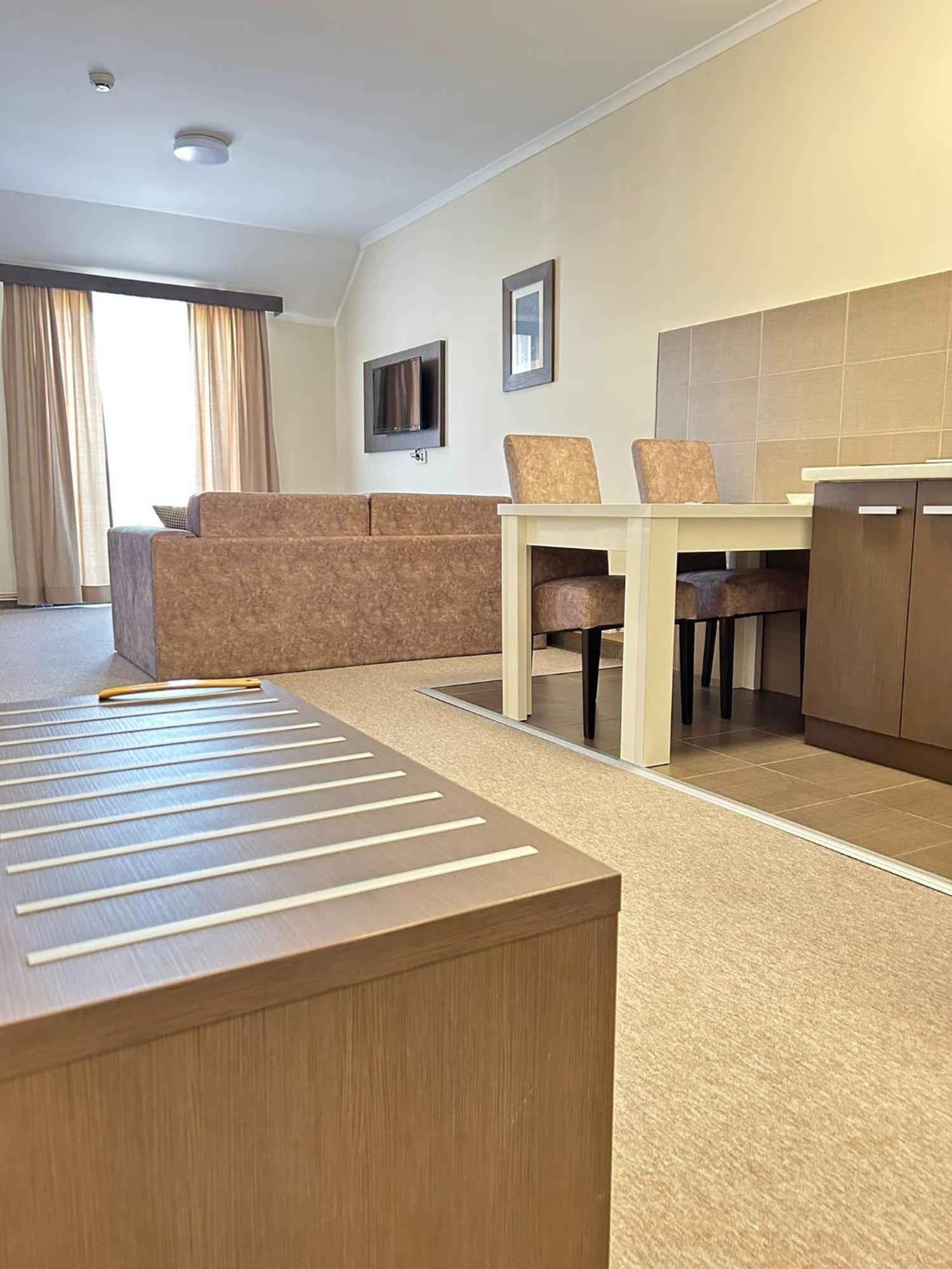 Garni Hotel Ema Kragujevac Eksteriør billede